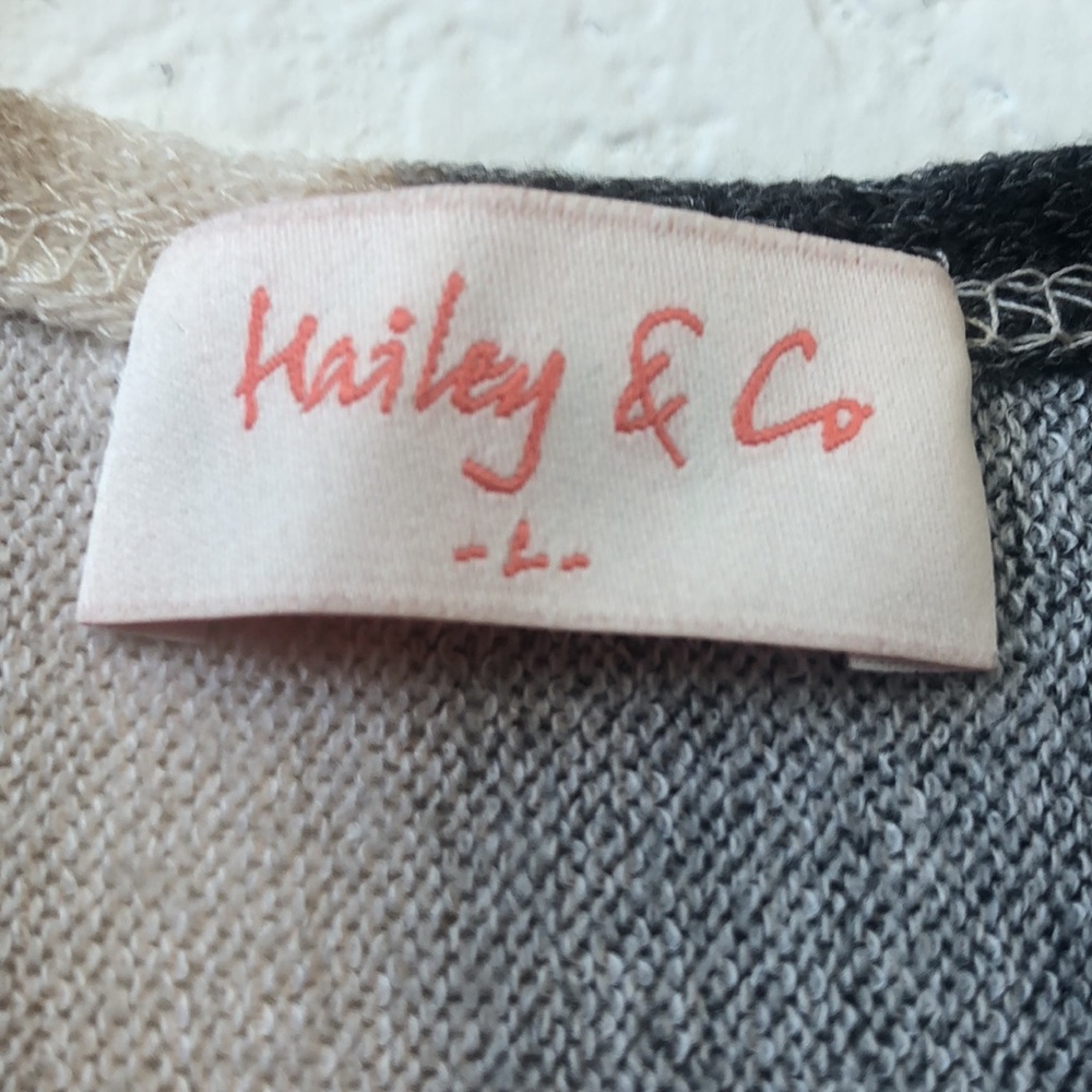 Sweater - Picture 4 of 4